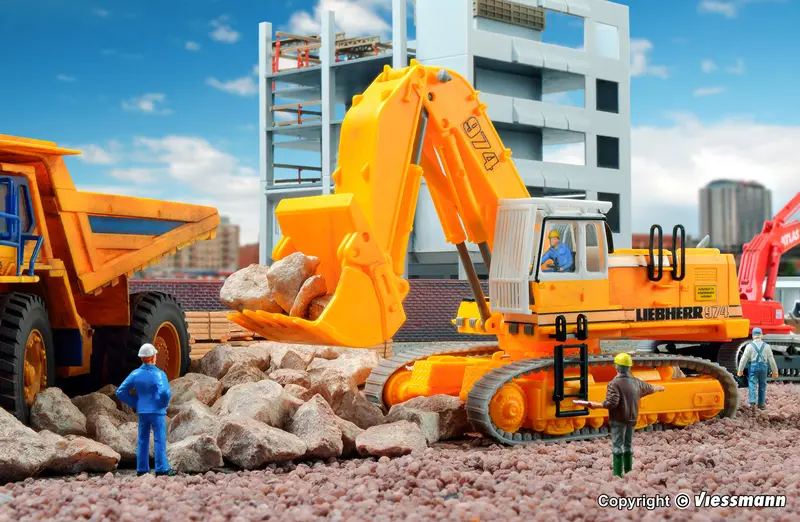 11272 - Liebherr Excavator 974 (Ho Scale) 1