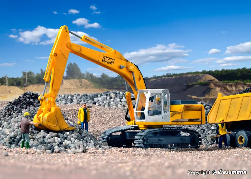 11285 - Liebherr R934 Excavator (Ho Scale) 1