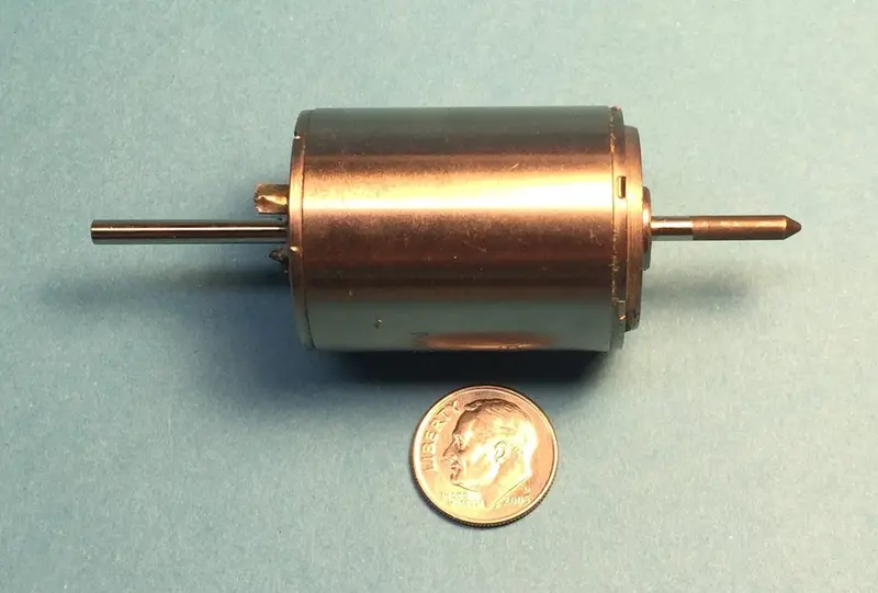 116-30321 - Holland Micro Motor Round Body - 30X40mm, 3.0Mm Shaft 1