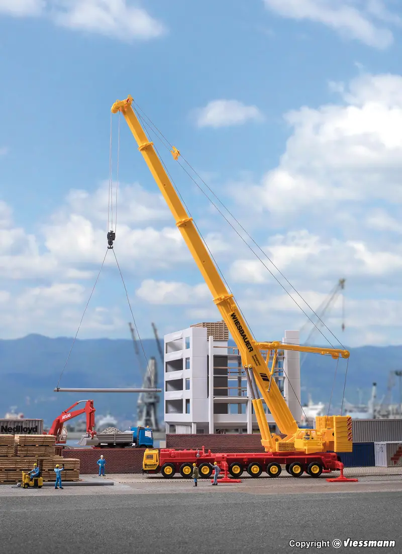 13034 - Liebherr 1400 Mobile Crane (Ho Scale) 1