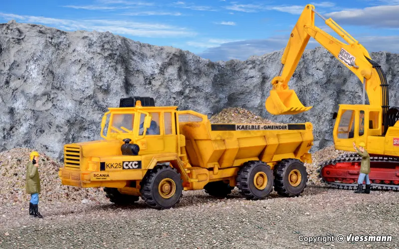 14022 - Articulated Dump Truck (Ho Scale) 1