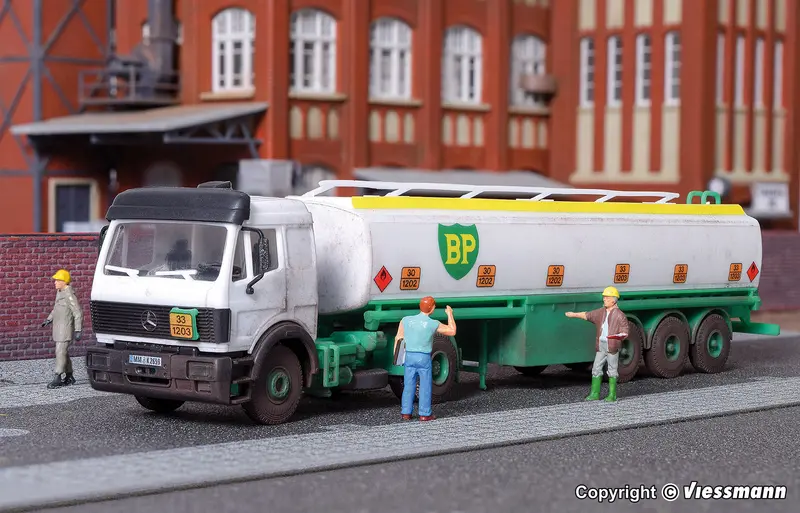 14670 - Mercedes Bp Tank Truck (Ho Scale) 1