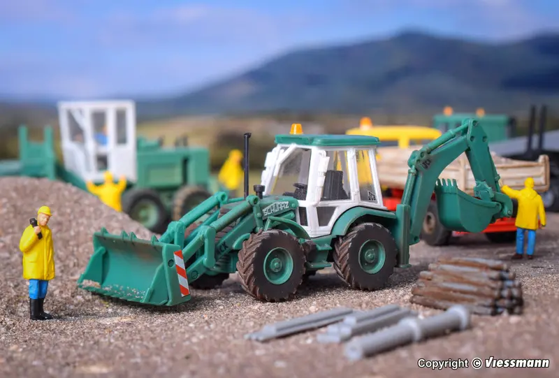 15217 - 4Cx Backhoe (Ho Scale) 1