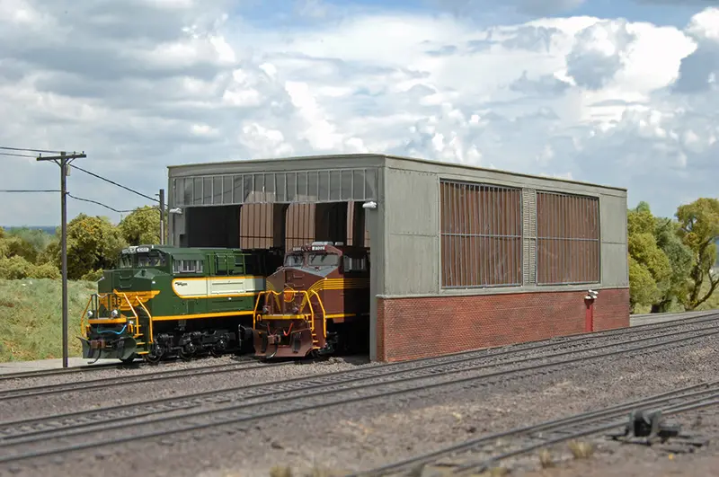 160-35116 - Engine Shed Double-Stall (Ho Scale) 1