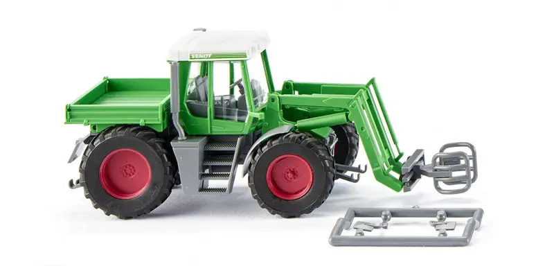 17038003 - Fendt Xylon With Bale Grab (Ho Scale) 1