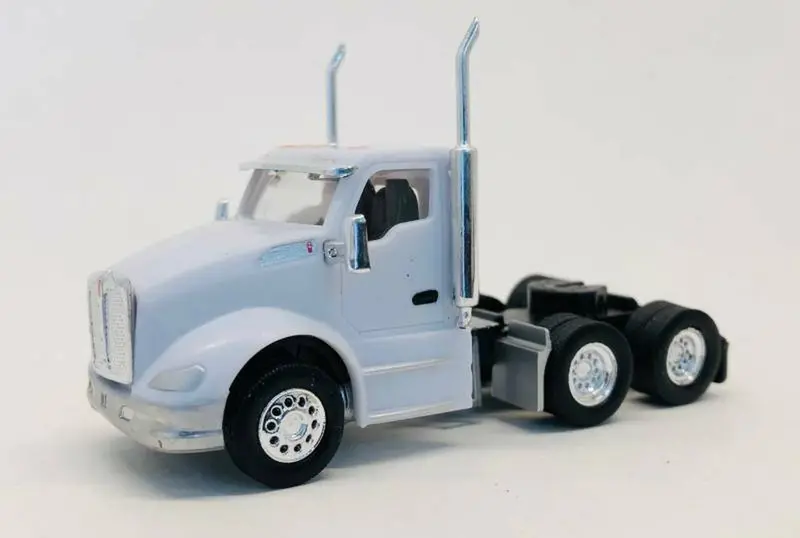 326-6598 - Kenworth T680 Daycab (Ho Scale) 1