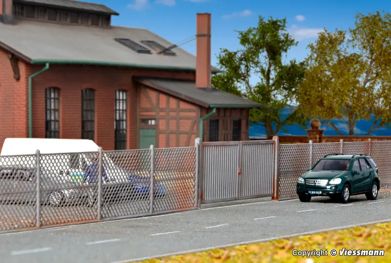 38605 - Wire Mesh Fence Kit - Grey (Ho Scale) 1