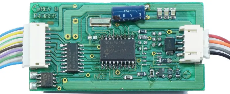 524-111 - Decoder 4 Amp - 9 Functions 1
