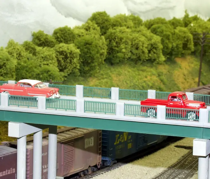 628-0121 - Wrought Iron Highway Overpass Kit (Ho Scale) 1