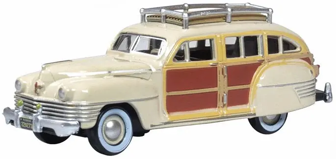 87Cb42003 - 1942 Chrysler T & C Woody Wagon - Catalina Tan (Ho Scale) 1
