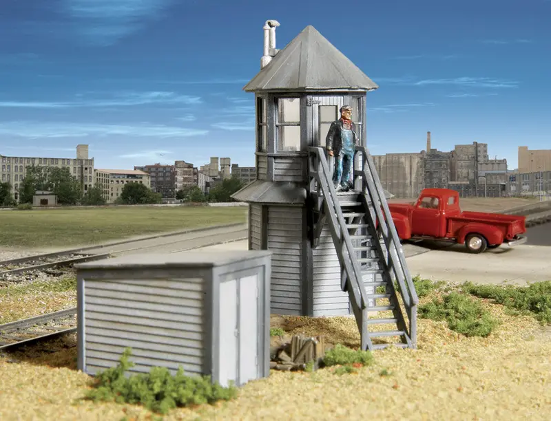 933-2944 - Two Elevated Crossing Shanties Kit (Ho Scale) (Discontinued) 1