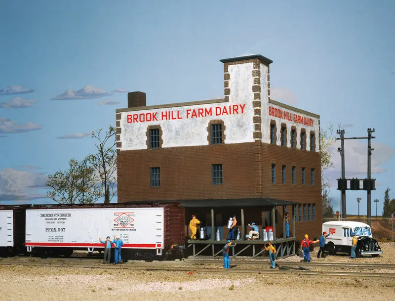 933-3010 - Brook Hill Farm Dairy Kit (Ho Scale) 1