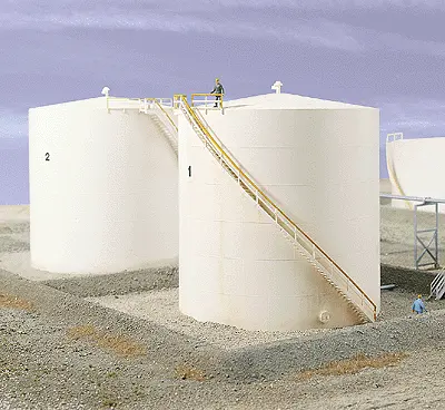 933-3168 - Tall Oil Storage Tank W/Berm Kit (Ho Scale) 1