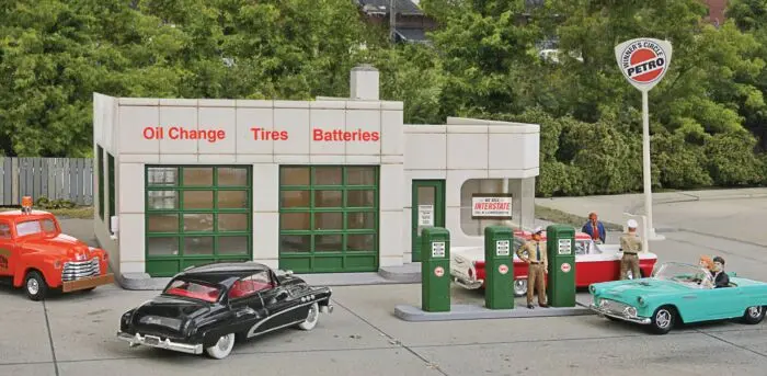 933-3479 - Winners Circle Petrol Station Kit (Ho Scale) 1