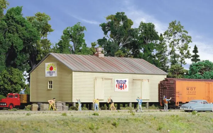 933-3529 - Storage Shed On Pilings Kit (Ho Scale) 1