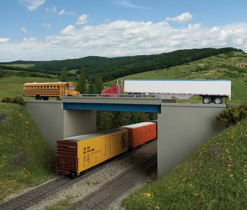 933-4565 - Modern Steel And Concrete Highway Overpass With Pipe Railings Kit (Ho Scale) 1