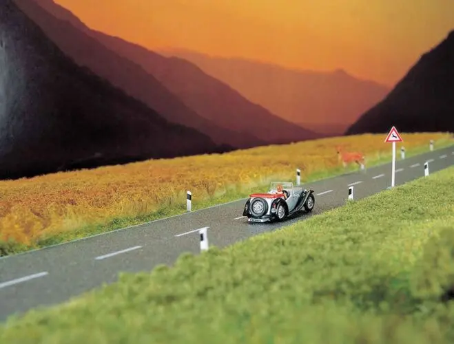 949-1254 - Flexible Self-Adhesive Paved Roadway - With White Line Markings (Ho Scale) 1