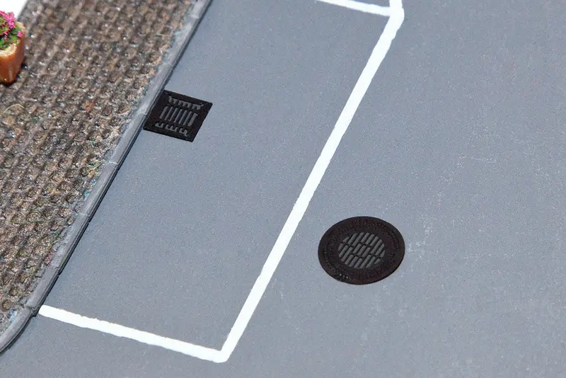949-4123 - Manhole Covers & Sewer Grates (Ho Scale) 1