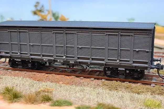 Aim-007-S - Nswgr Blv Louvre Van Kit - King Post - Screw Coupled (Ho Scale) 1