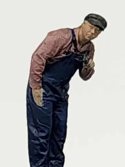 Aim-D14-87 - Driver Standing Looking Out (Ho Scale) 1