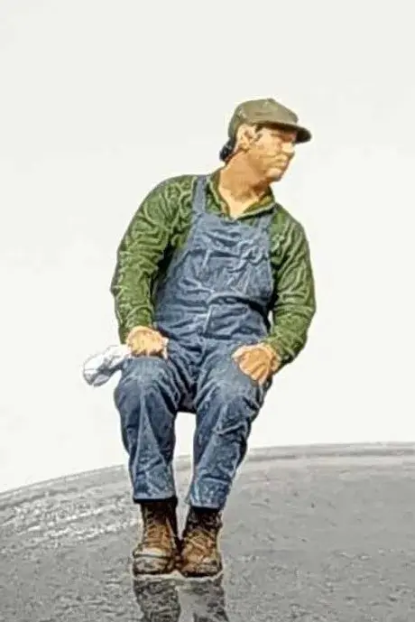 Aim-D22-87 - Driver Seated (Ho Scale) 1