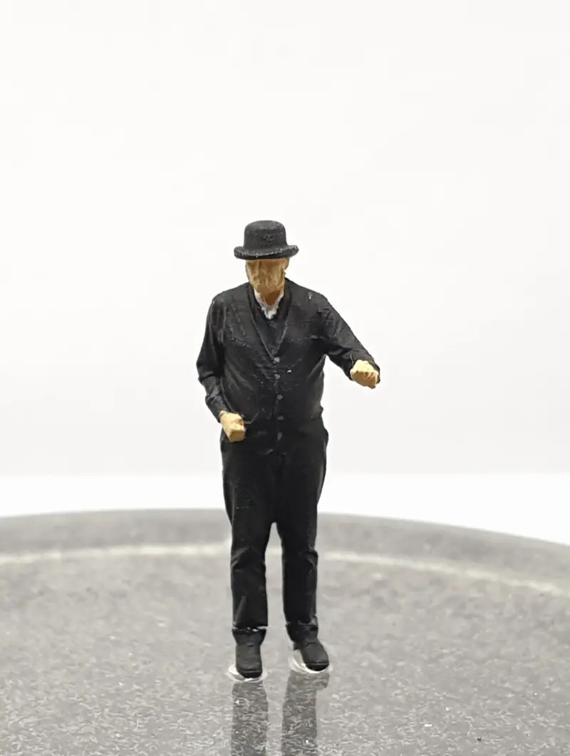 Aim-D25m-87 - Driver With Bowler Hat - Early Days (Ho Scale) 1