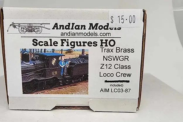 Aim-Lcc03-87 - Driver And Fireman Boxed Set - Trax Z12 With Shovel - Set 1 (Ho Scale) 1