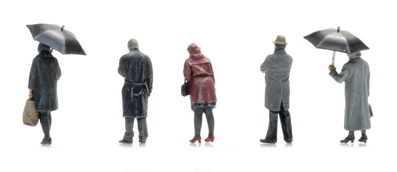 Artitec - Passengers In Rain - 5Pc (Ho Scale) 1