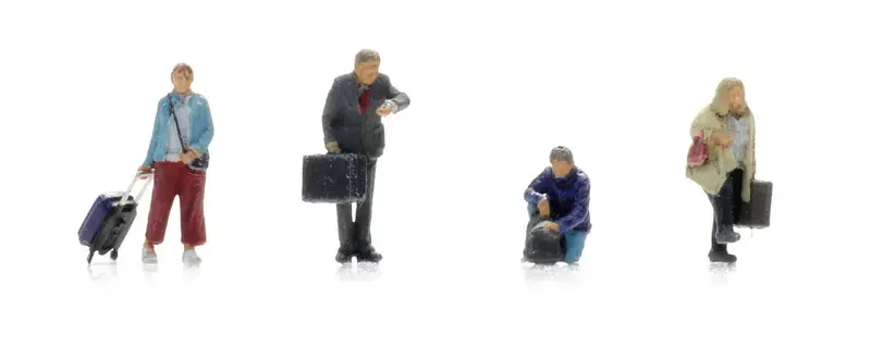 Artitec - Passengers On The Platform (N Scale) 1