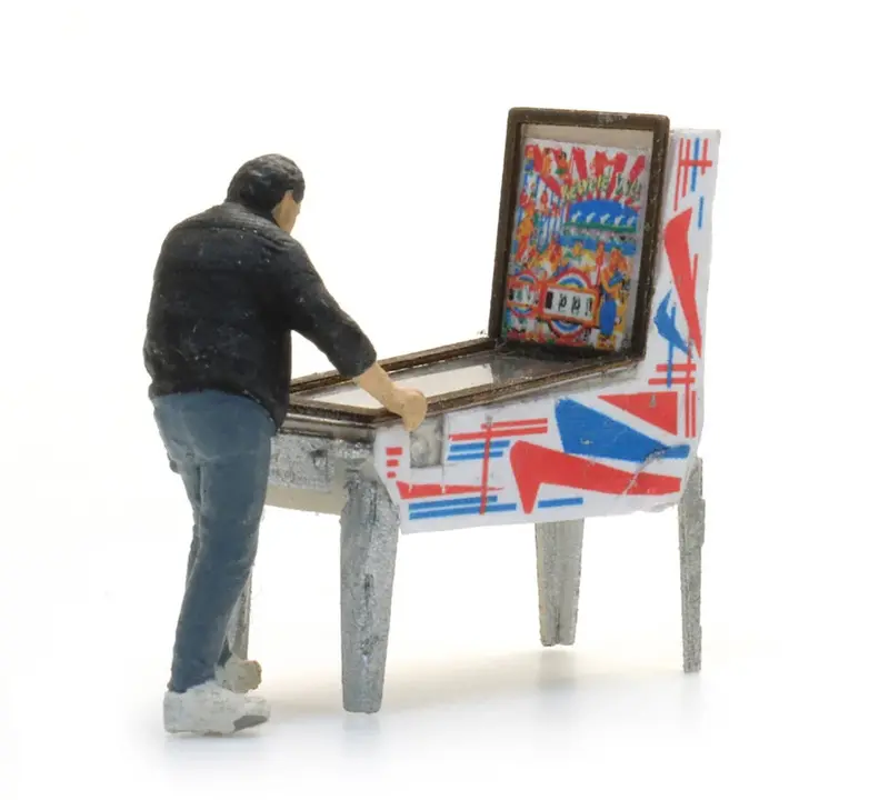 Artitec - Pinball Machine With Figure (Ho Scale) 1