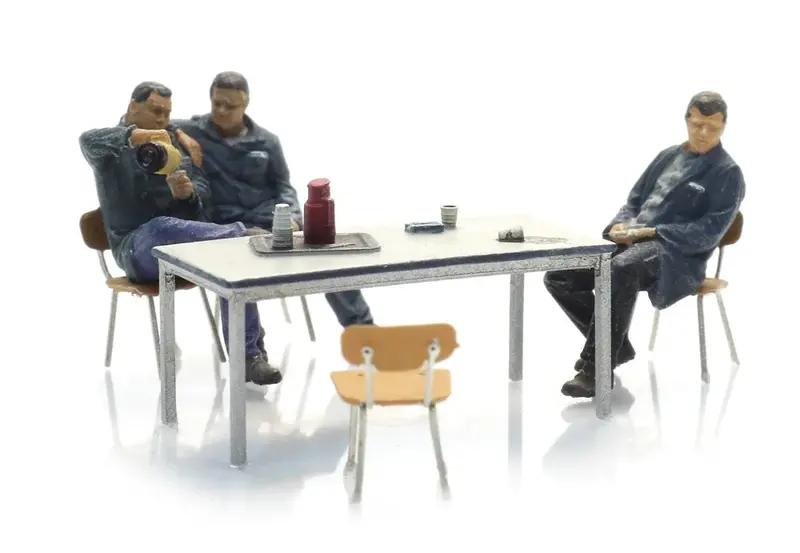 Artitec - Steelworkers Having A Break (Ho Scale) 1