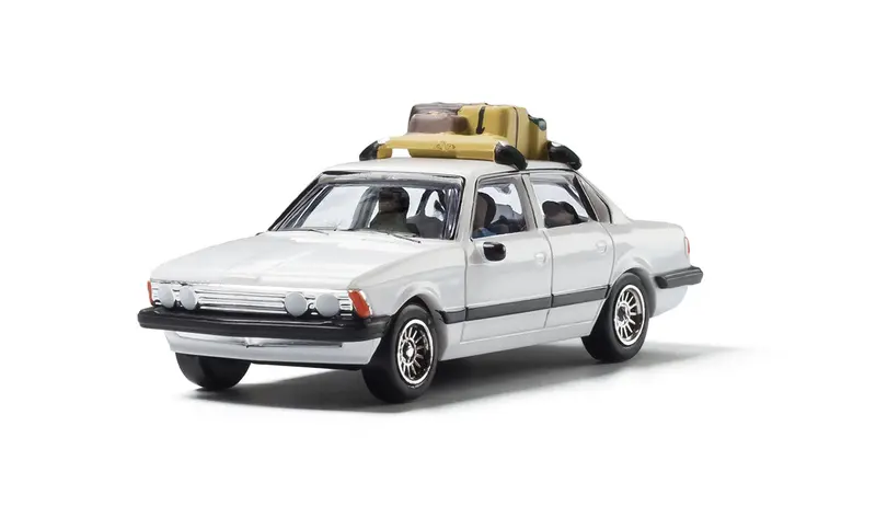 As5370 - Family Vacation Sedan (Ho Scale) 1