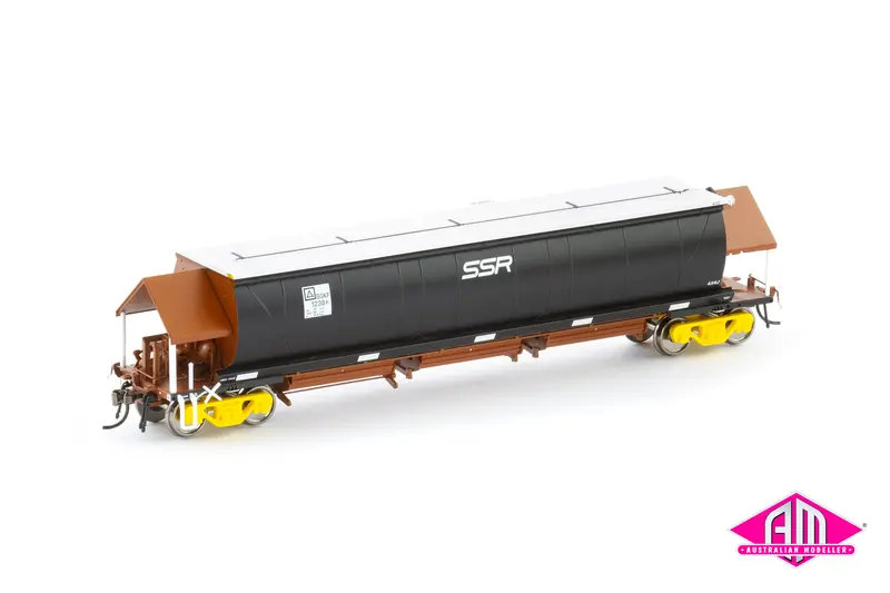 Bgkf Grain Hopper, Ssr Black/Faded Sra Red - 4 Car Pack (Ngh-68) Ho Scale 1