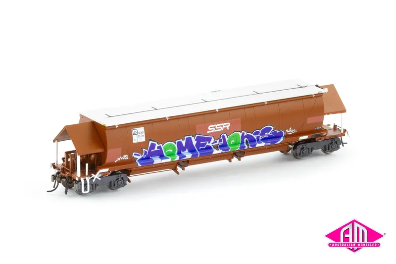 Bgkf Grain Hopper, Ssr Faded Sra Red With Grain Lids & Graffiti, Dca Bogies - Single Car (Ngh-73) Ho Scale 1