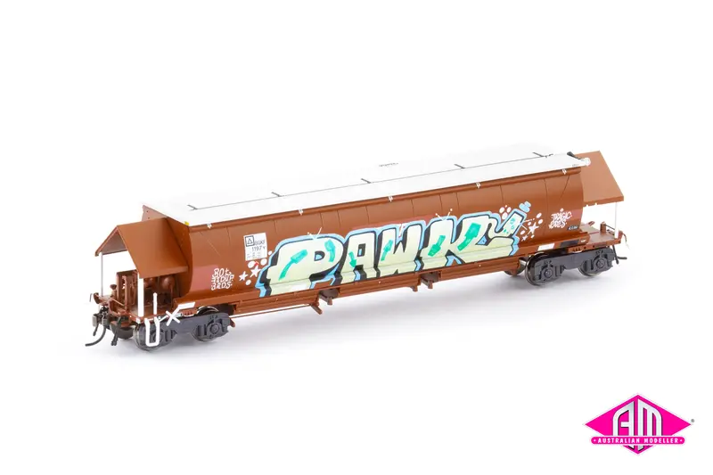 Bgkf Grain Hopper, Ssr Faded Sra Red With Grain Lids & Graffiti, Dca Bogies - Single Car (Ngh-76) Ho Scale 1