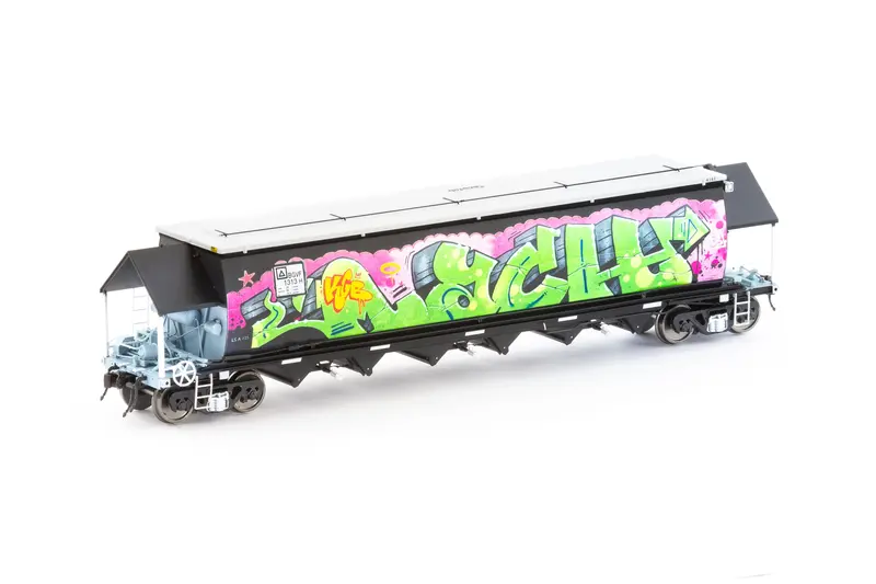 Bgvf Grain Hopper, Black With Ssr Logos And Grain Lids & Graffiti - Single Car Ngh-89 (Ho Scale) 1