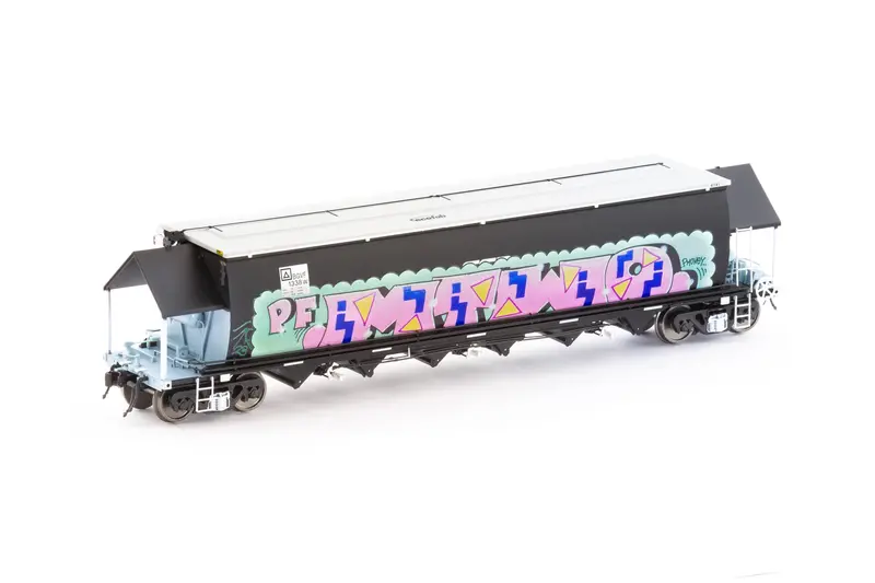 Bgvf Grain Hopper, Black With Ssr Logos And Grain Lids & Graffiti - Single Car Ngh-99 (Ho Scale) 1