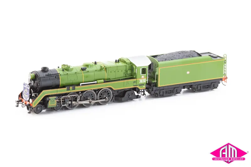 C38 Class Locomotive "Pacific Express” 3830 (Ho Scale) 1