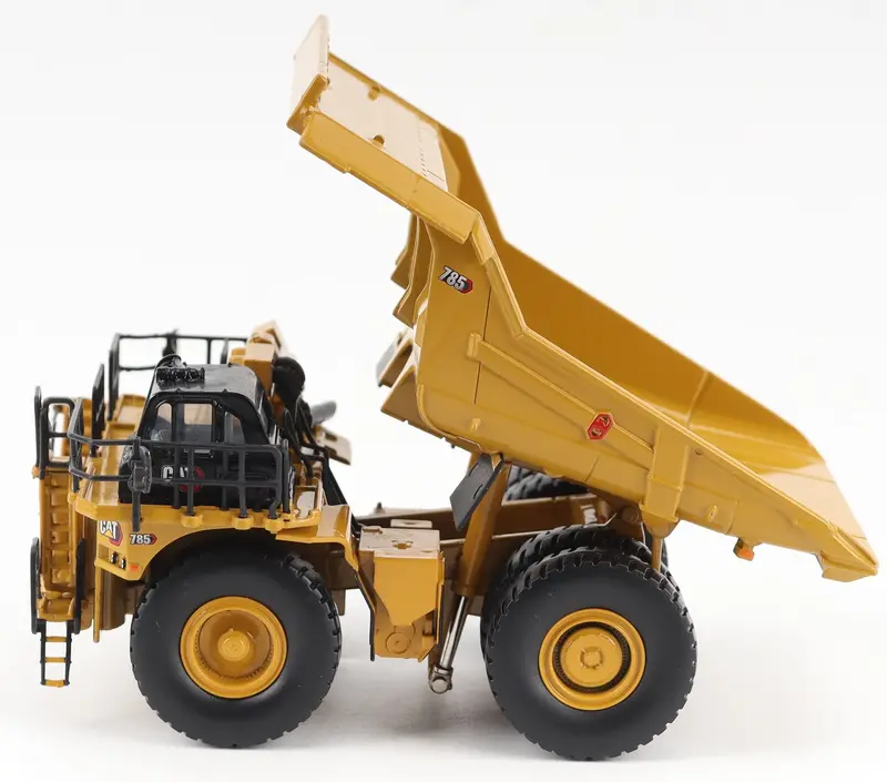 Cat 785 Mining Truck (Ho Scale) 1