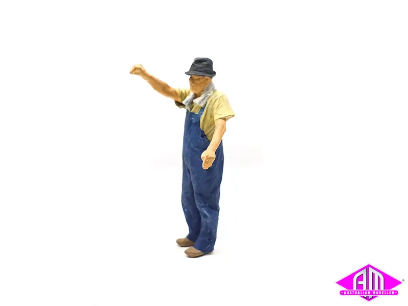 Driver 30T Class Standing With Hand On Lubricator (7Mm Scale) 1
