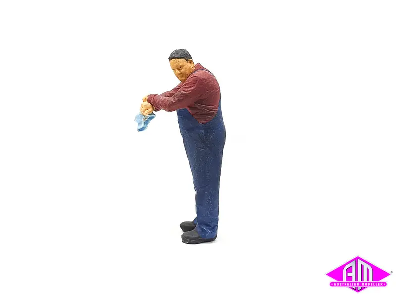 Driver Leaning Over Tender Side Looking Back (7Mm Scale) 1