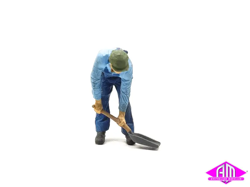 Fireman Shovelling C Tank Loco Off The Floor (7Mm Scale) 1