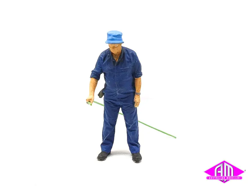 Fireman Standing With Deck Hose (7Mm Scale) 1