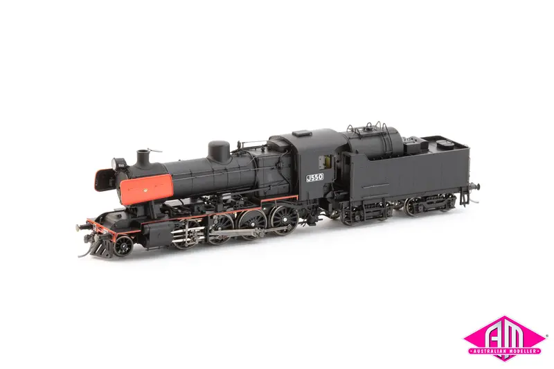 Ixion Models J500 Vr J Class 2-8-0 Locomotive 'J550' Oil Burner, Red Footplate  Ho Scale 1
