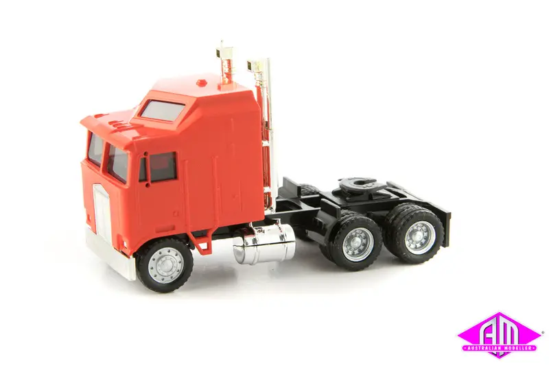 Kenworth K100 5-Bar Grille Red 1