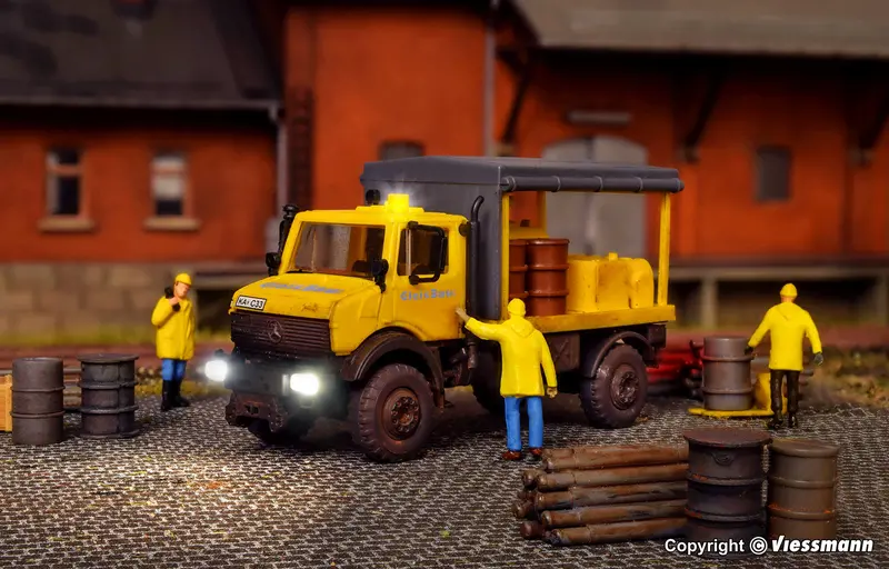 Kibri - 10770 - Unimog Lubricate Vehicle Gleisbau With Led-Lighting, Functional Kit (Ho Scale) 1