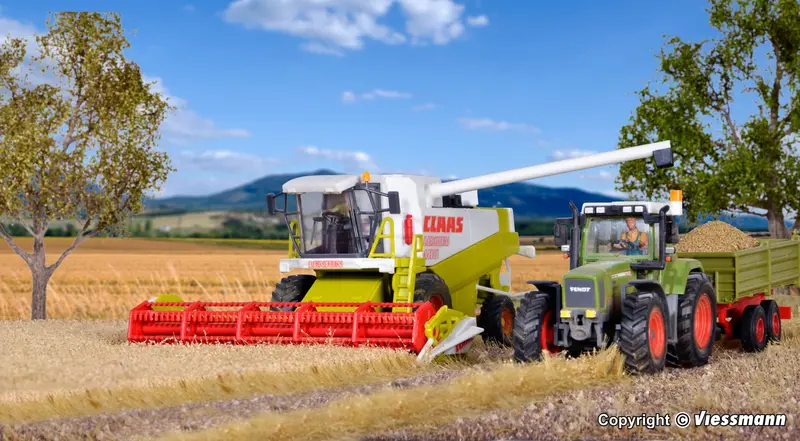 Kibri - 12263 - Claas Combine Harvester With Cut- And Corn Header Kit (Ho Scale) 1