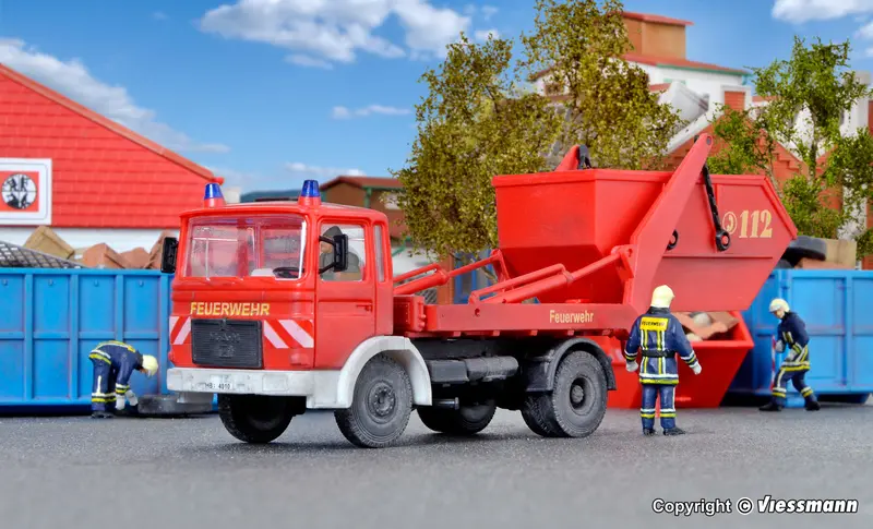 Kibri - 18201 - Fire Brigade Man 2-Axle Skip Loader Kit (Ho Scale) 1