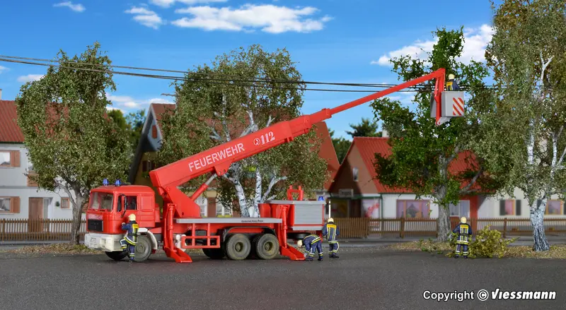 Kibri - 18273 - Fire Brigade Man With Ruthmann Steiger Telescopic Mast And Rescue Basket Kit (Ho Scale) 1