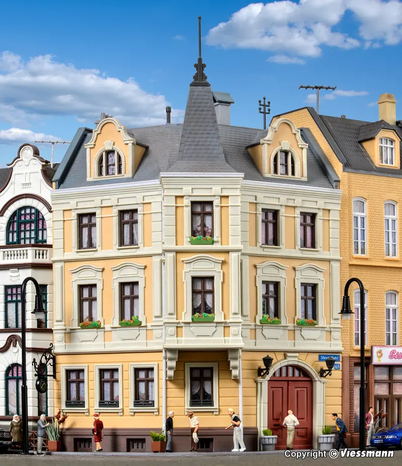Kibri - 38296 - Corner Terrace House Kit - Wochenmarkt (Ho Scale) 1